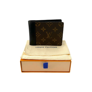 Louis Vuitton Signature Monogram Canvas Bifold International GM Wallet LV-0621N-0001
